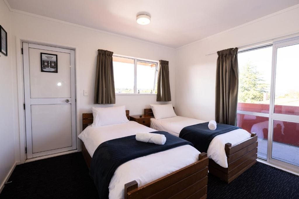 Quadruple Room with Lake View room - Image 1