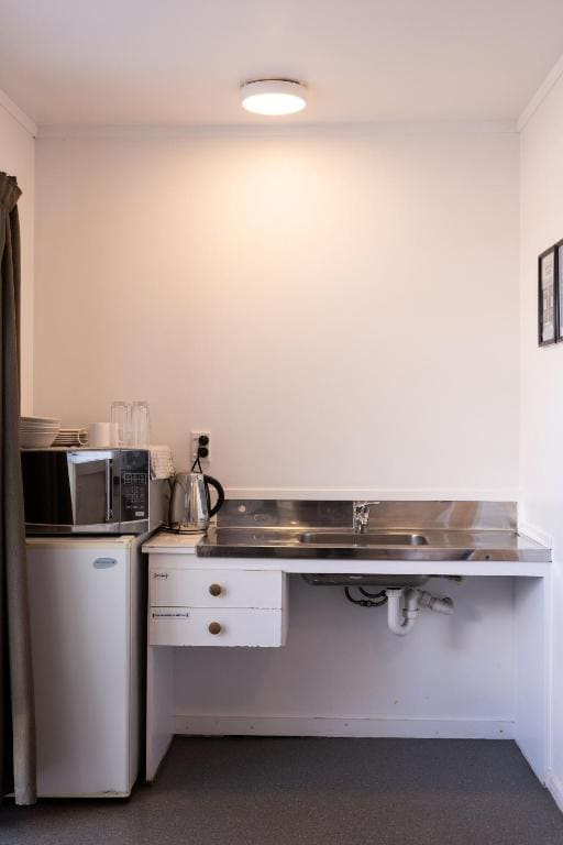 Queen Studio room - Image 3