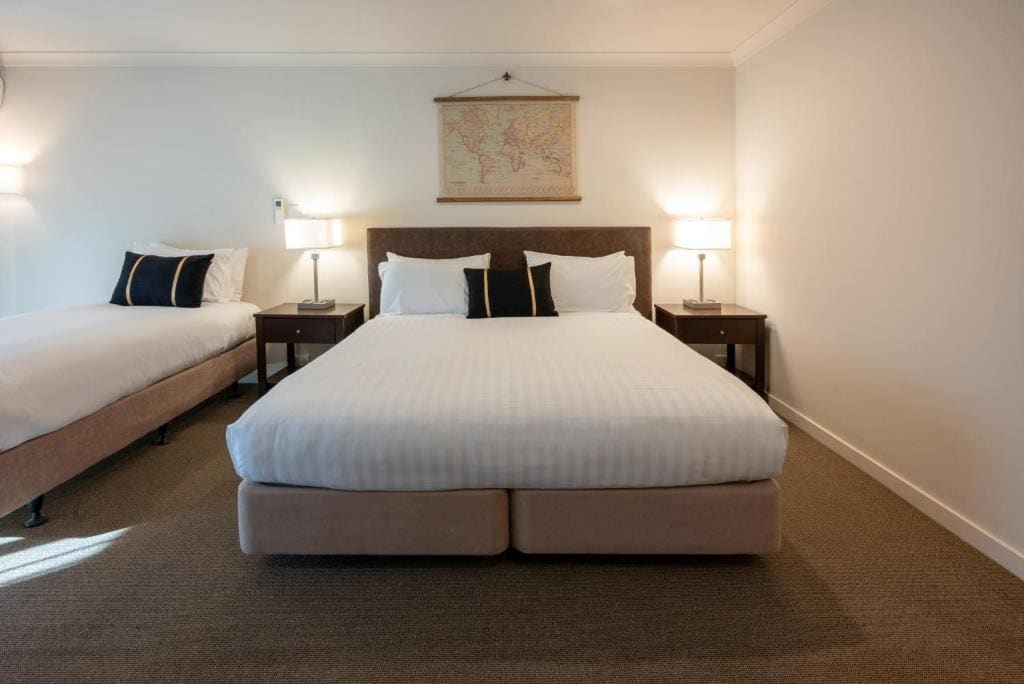 Superior Twin Room room - Image 2