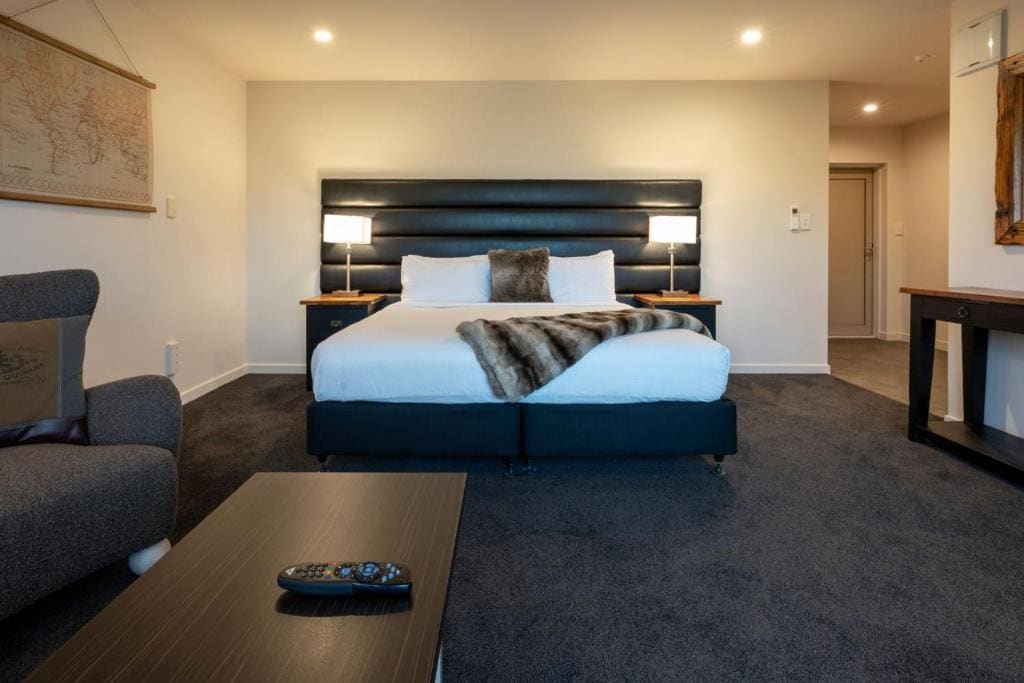 Deluxe Spa Studio ADULTS ONLY room - Image 3