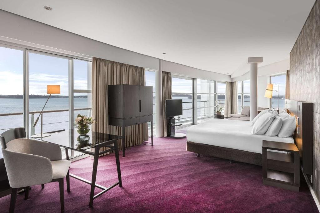 King Suite with Harbour View room - Image 1