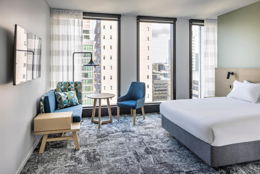 Super King Room with City View - Free Breakfast room - Image 1