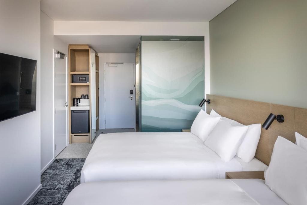 Standard Queen Room - Free Breakfast room - Image 1