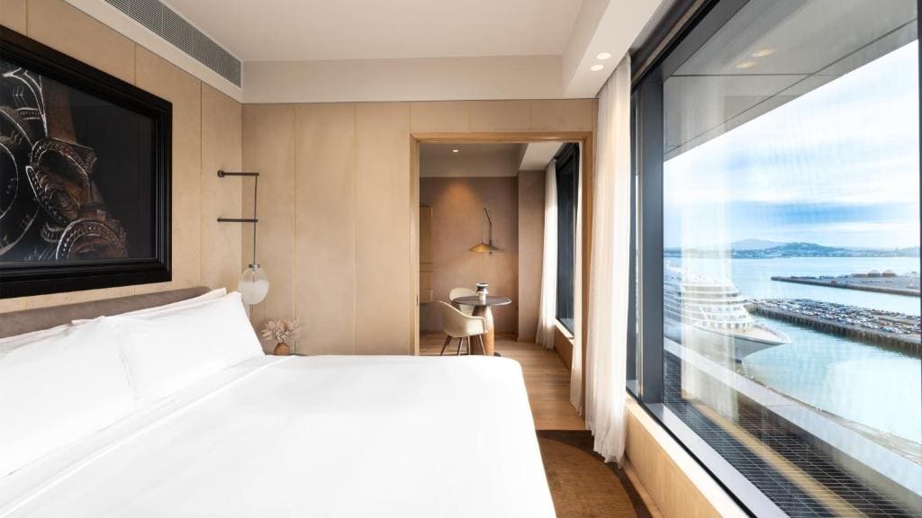 Classic King Room with City View room - Image 3