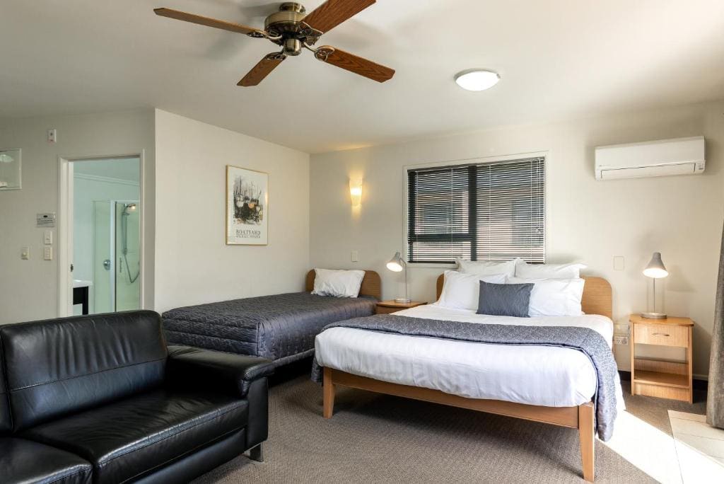 Superior Family Room room - Image 3