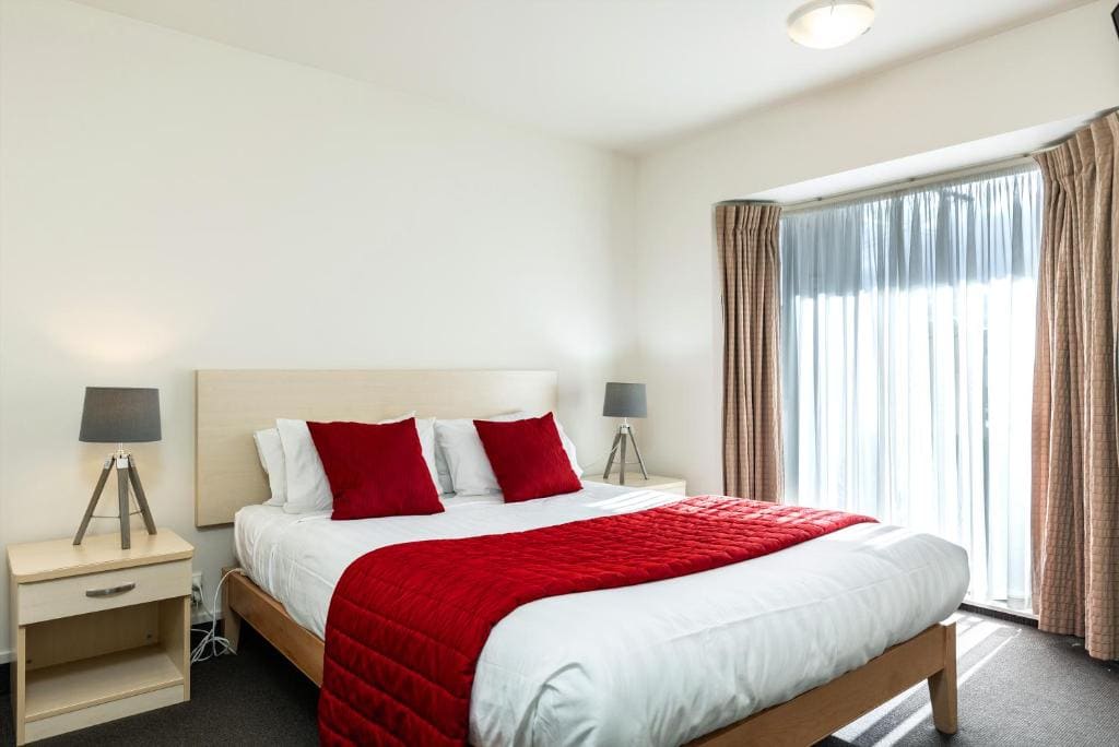 Superior Family Room room - Image 2