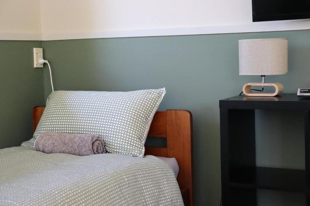 Triple Room with Shared Bathroom room - Image 3