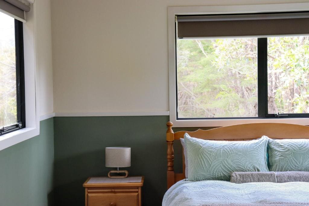Triple Room with Shared Bathroom room - Image 2