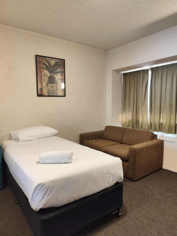 Queen Studio room - Image 2