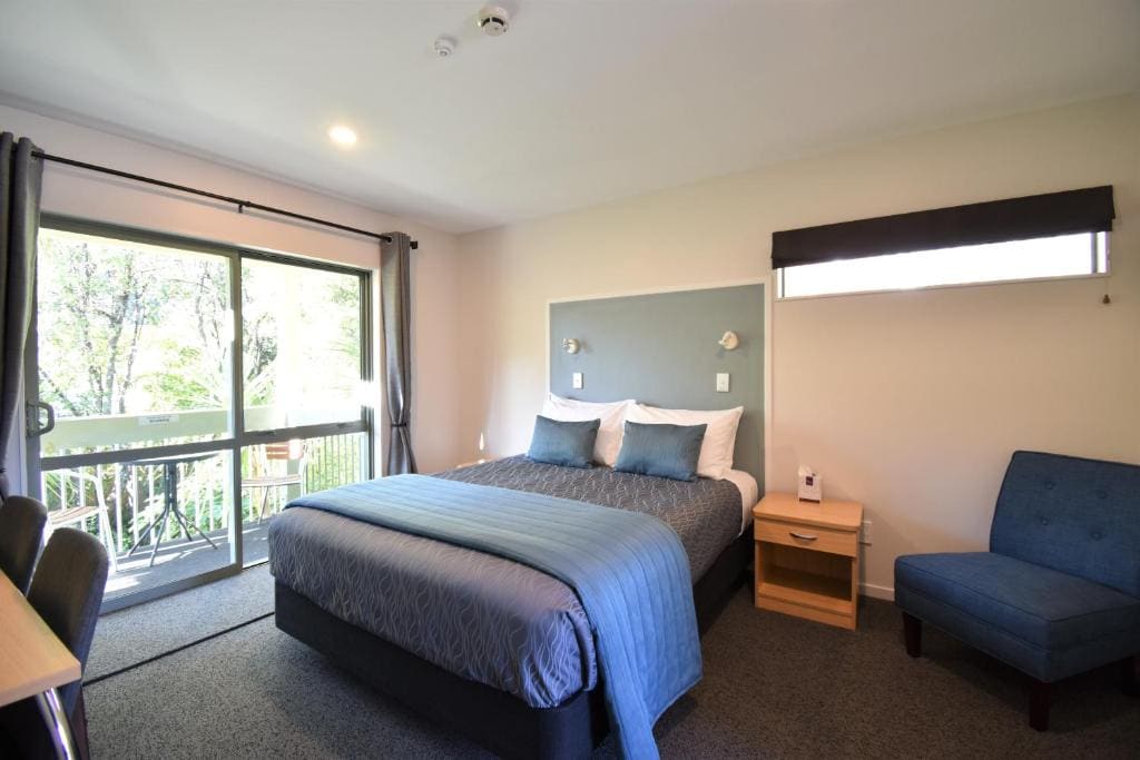 Queen Room with Balcony room - Image 1
