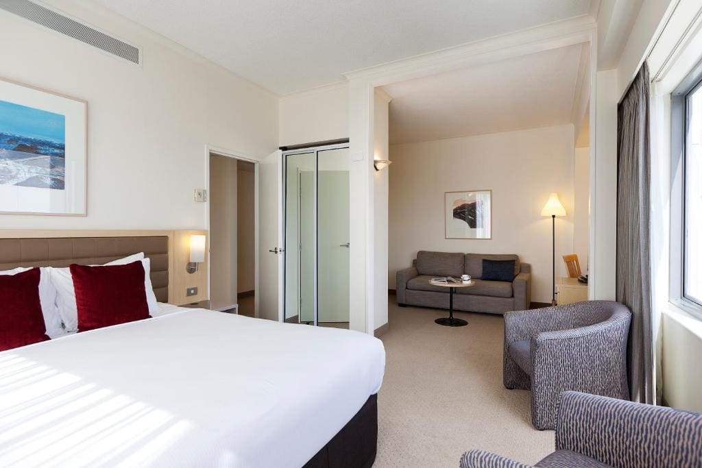 Junior King Suite with Lake View room - Image 1
