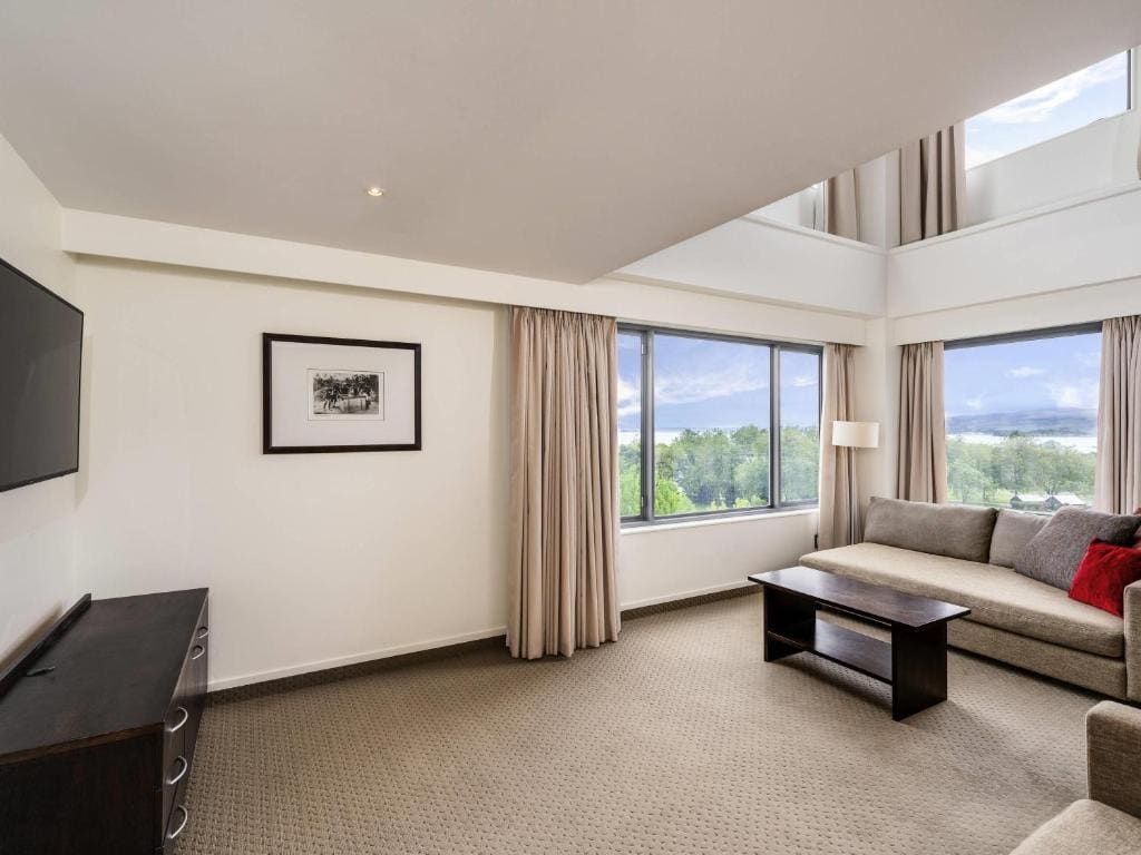 Executive Suite room - Image 1