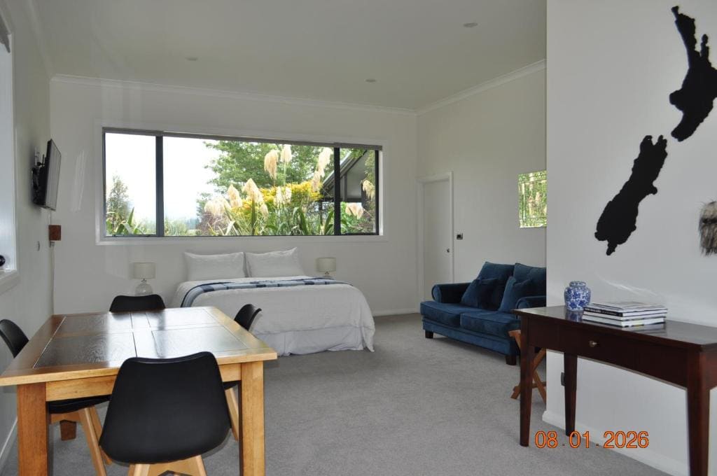 Suite with Garden View room - Image 1