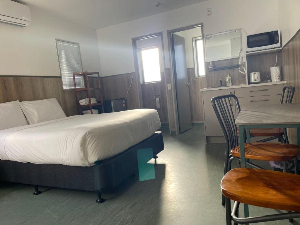 Twin Room with Bathroom room - Image 1
