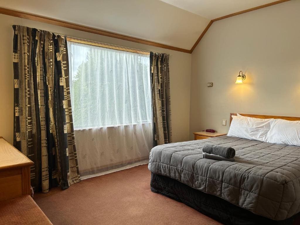 Two-Bedroom Apartment room - Image 1