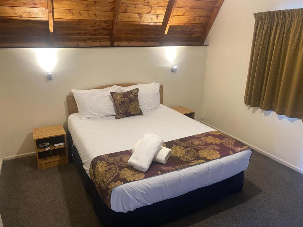 One-Bedroom Chalet room - Image 3