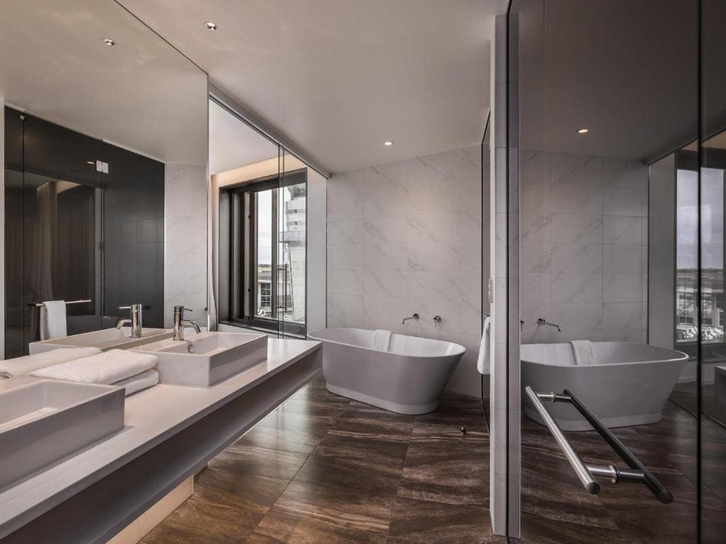 Executive Suite room - Image 2