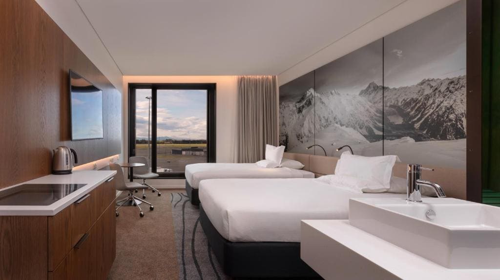 Superior Room with Two Double Beds room - Image 2