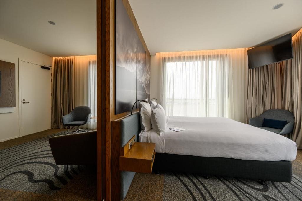 Executive Suite room - Image 3