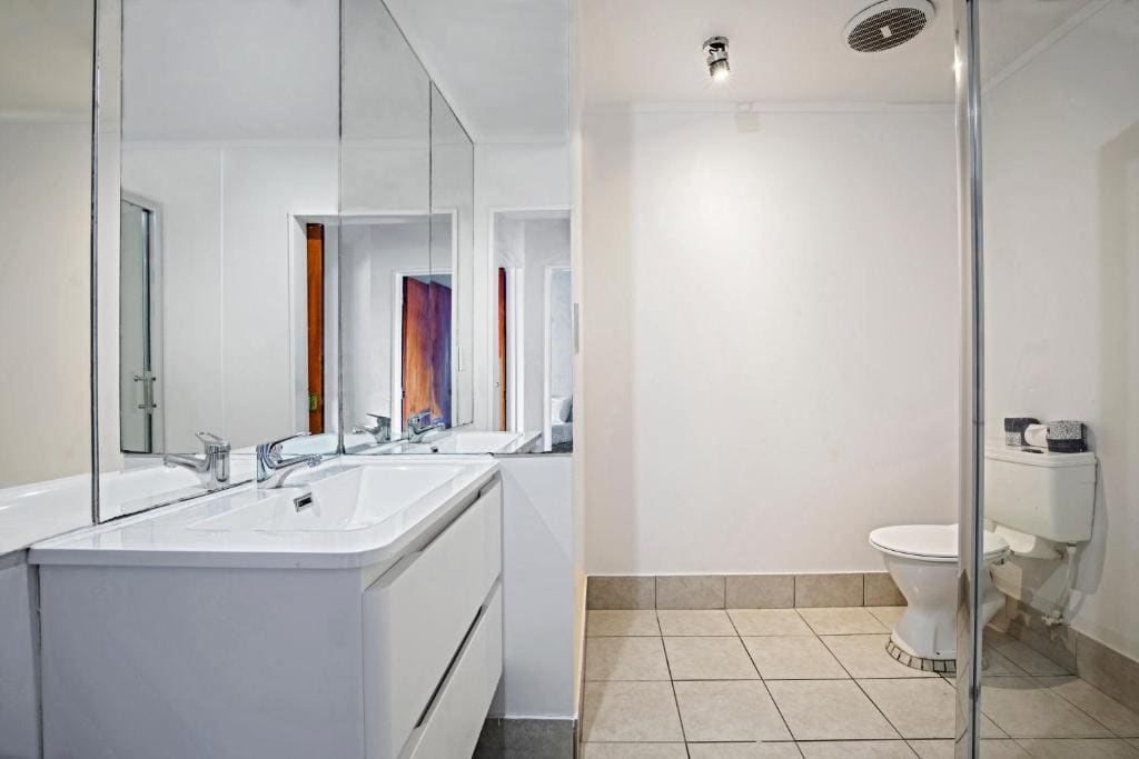 Three-Bedroom Apartment room - Image 3