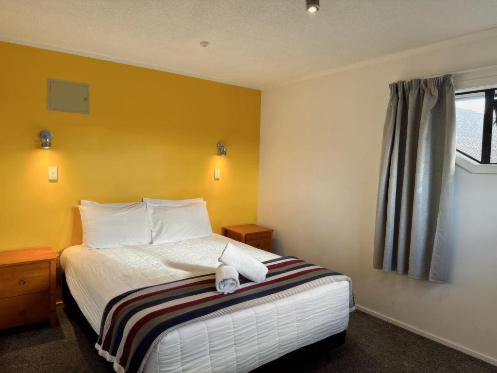 One-Bedroom Apartment room - Image 3