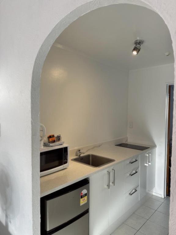 One-Bedroom Apartment room - Image 3