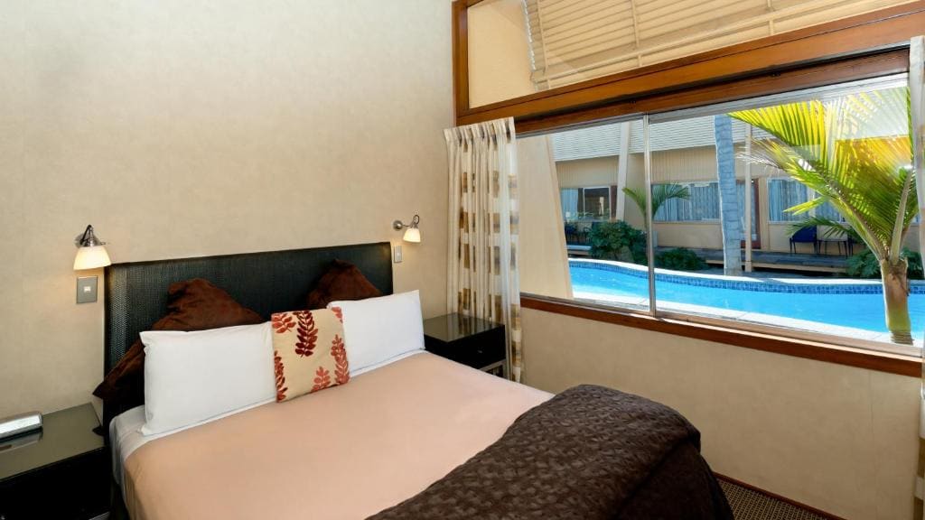 Two-Bedroom Apartment with Courtyard View room - Image 1