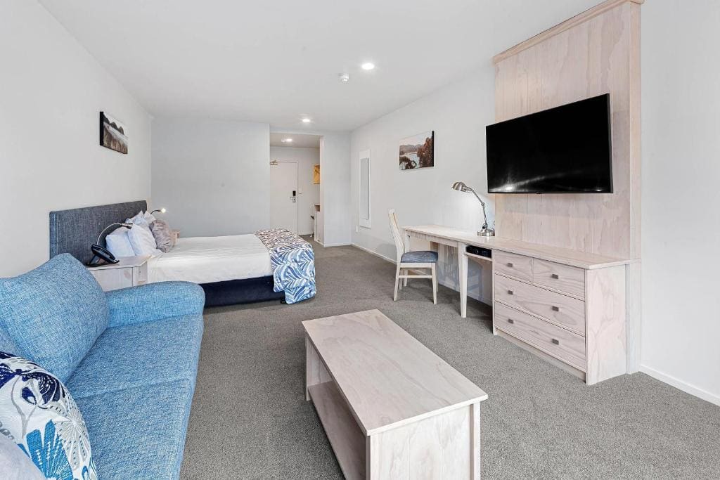 King Room - Mobility Accessible/Non-Smoking room - Image 2