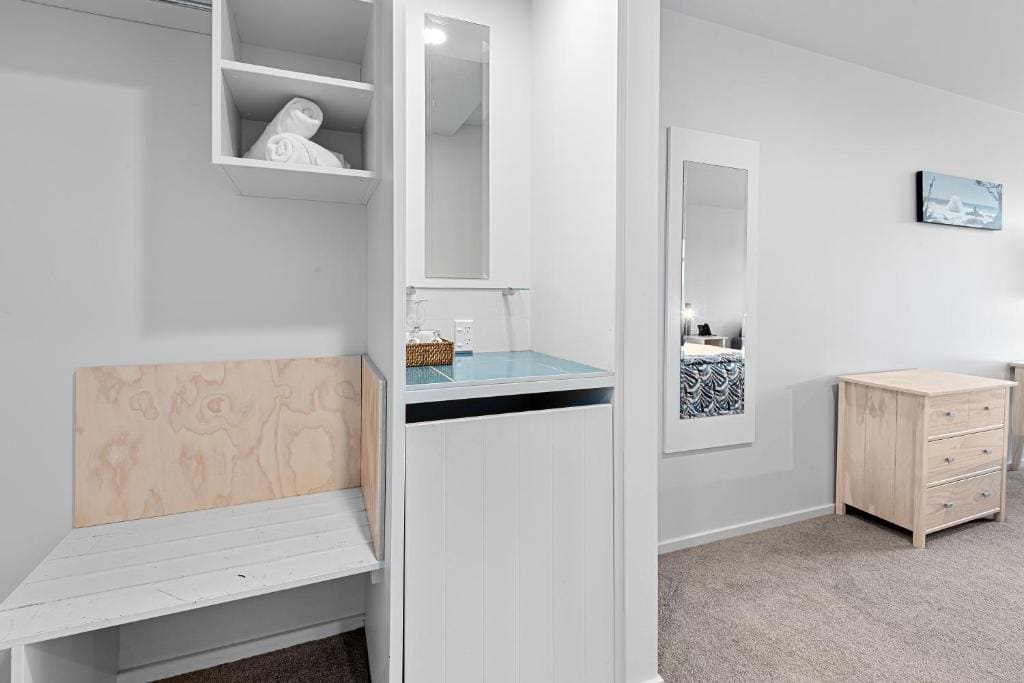 King Room - Mobility Accessible/Non-Smoking room - Image 1