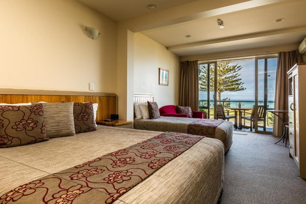 Luxury Twin Room - Upper Floor room - Image 1