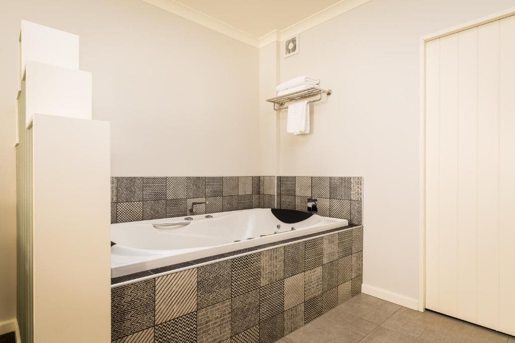 Standard King Room room - Image 1