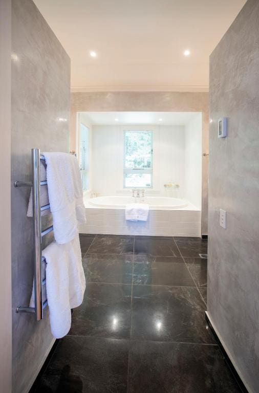 Executive Suite room - Image 3