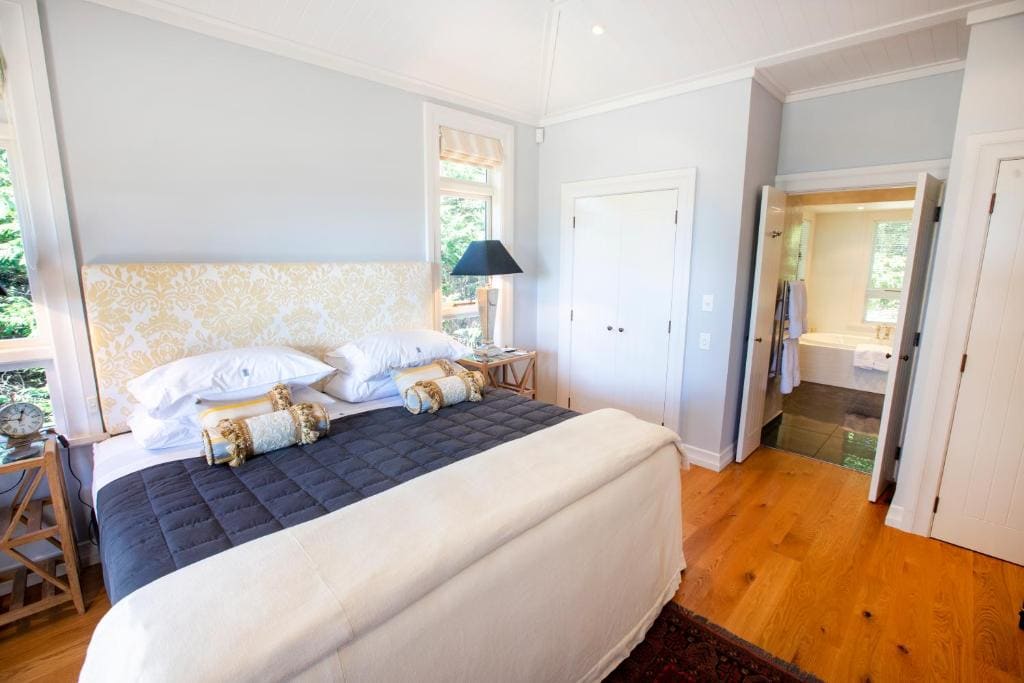 Executive Suite room - Image 1