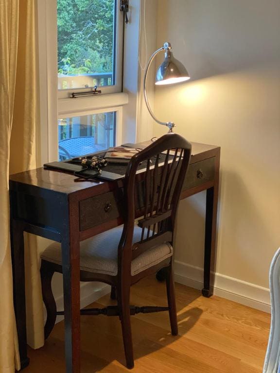 Deluxe Suite room - Image 3