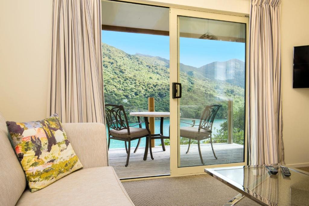 Deluxe Suite with Sea View room - Image 1