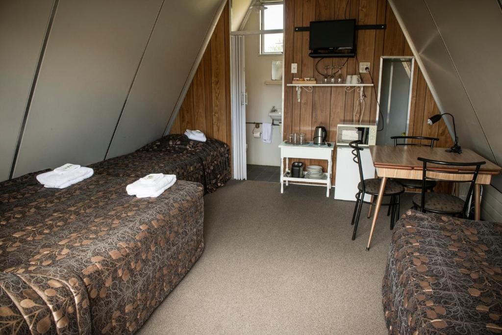 A-frame Cabin no linen room - Image 2