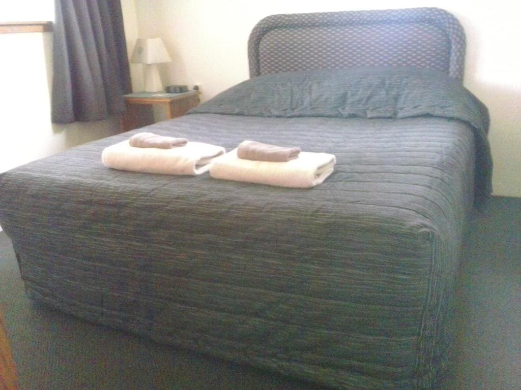 One-Bedroom Apartment room - Image 1