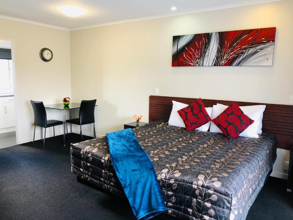 Deluxe Studio room - Image 3