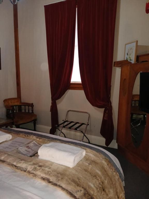 Deluxe Double Room with Shower room - Image 1