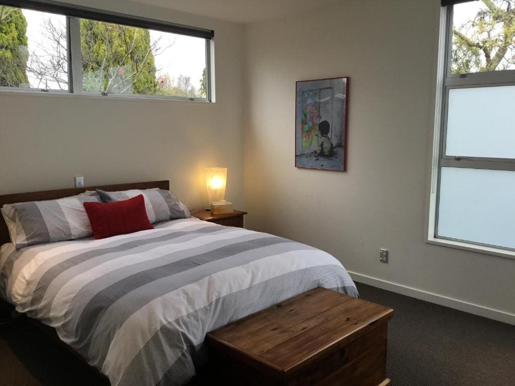 Deluxe Queen Suite room - Image 3
