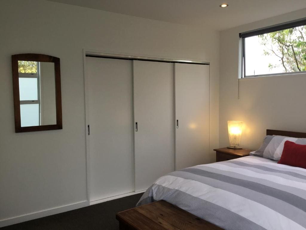 Deluxe Queen Suite room - Image 2