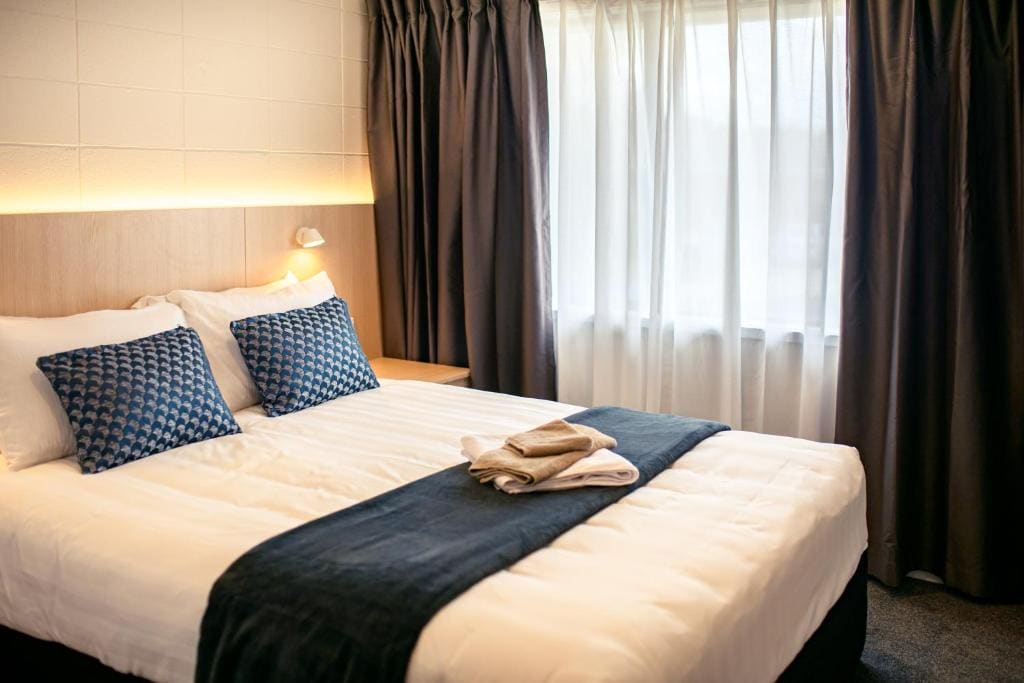 One-Bedroom Apartment room - Image 3