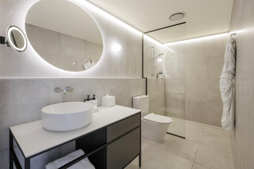 Mayfair Deluxe Suite room - Image 3