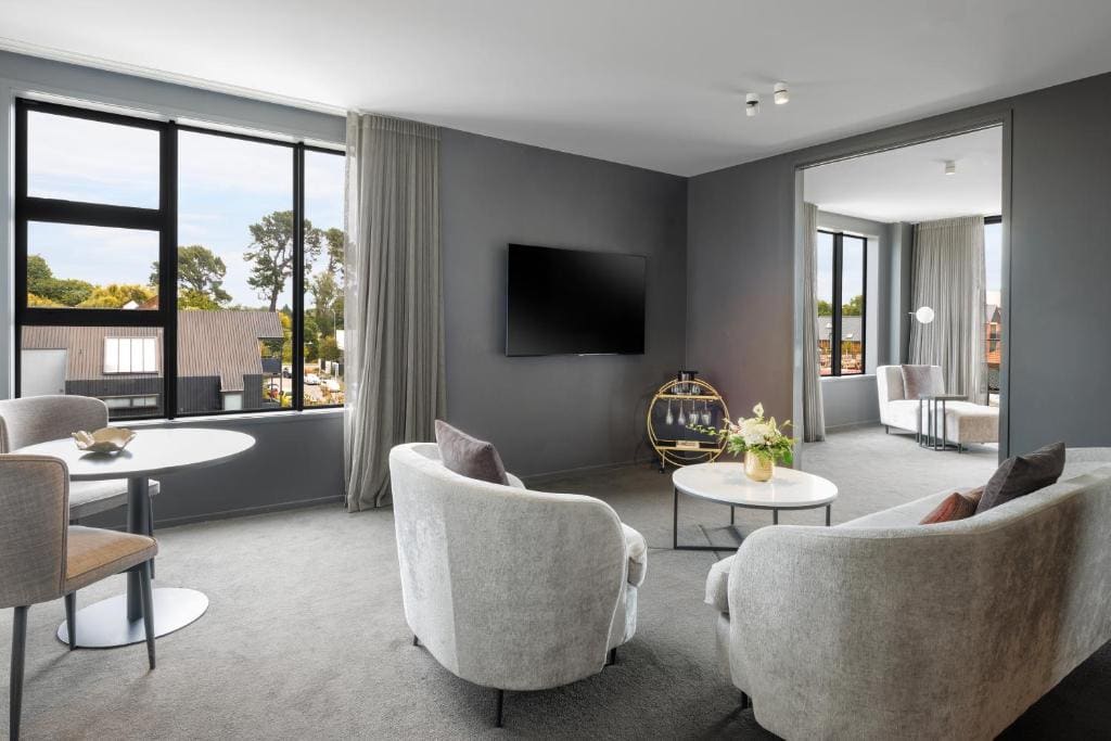 Mayfair Suite room - Image 3