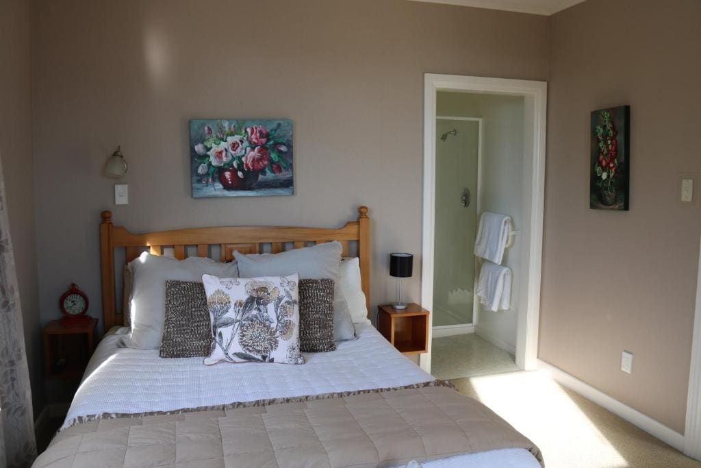 Queen Room with Sea View room - Image 1