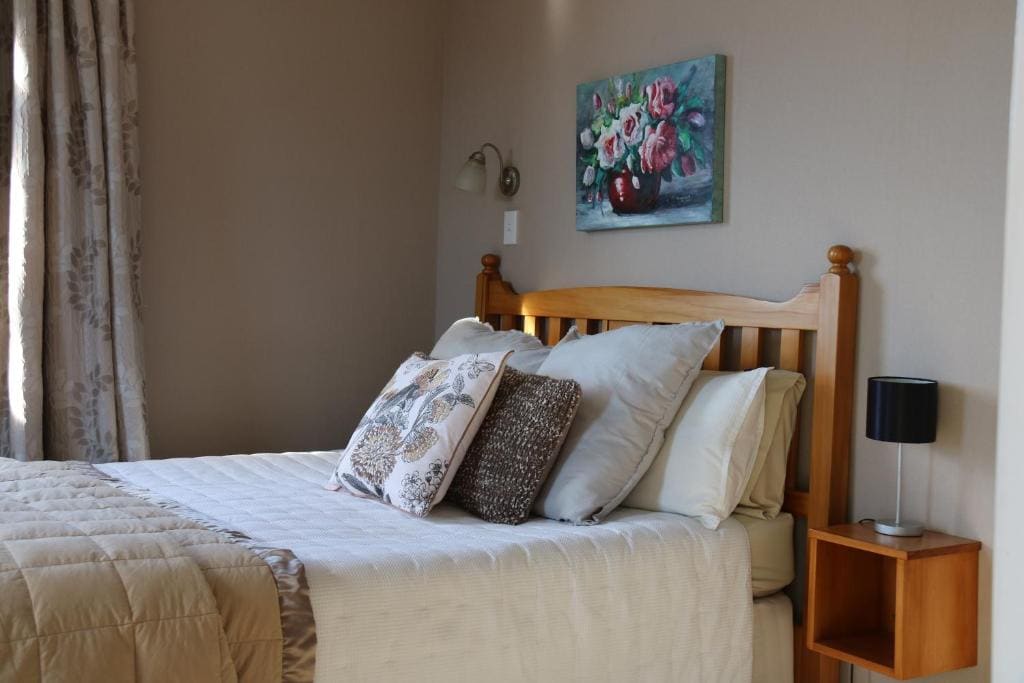 Queen Room with Sea View room - Image 3
