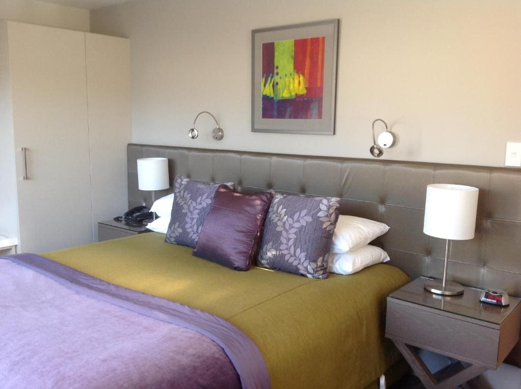 One-Bedroom Suite room - Image 2