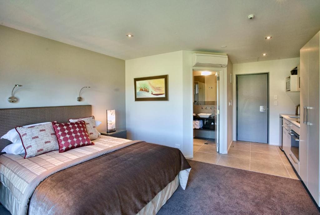 Deluxe Studio room - Image 2