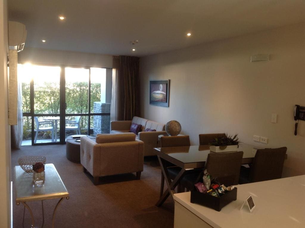 One-Bedroom Suite room - Image 3
