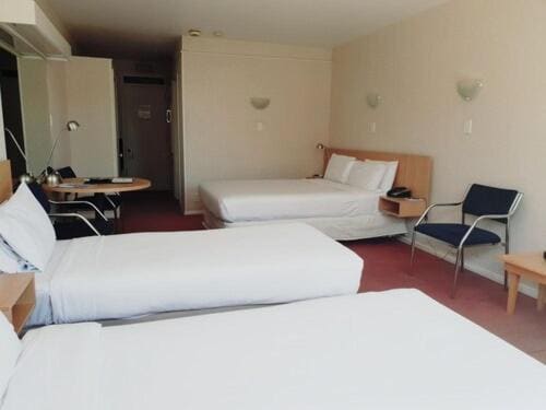 Family Budget Room room - Image 1